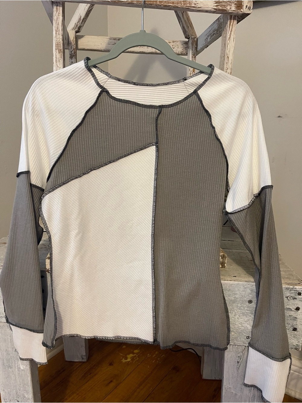 Colorblock Long Sleeve Ribbed Top - White & Gray